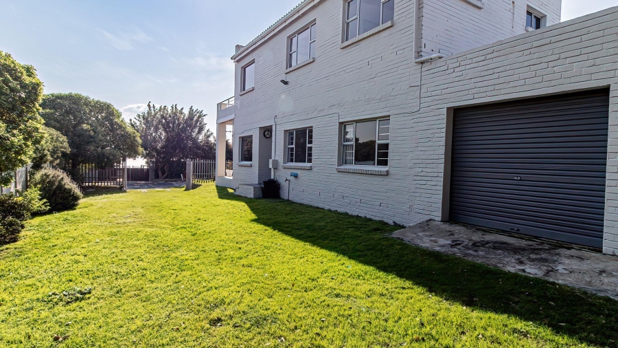 4 Bedroom Property for Sale in De Kelders Western Cape